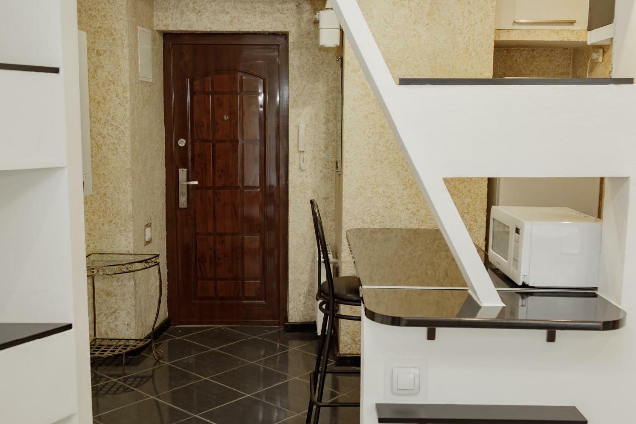 Transitional Havryky Apartment إلفيف المظهر الخارجي الصورة